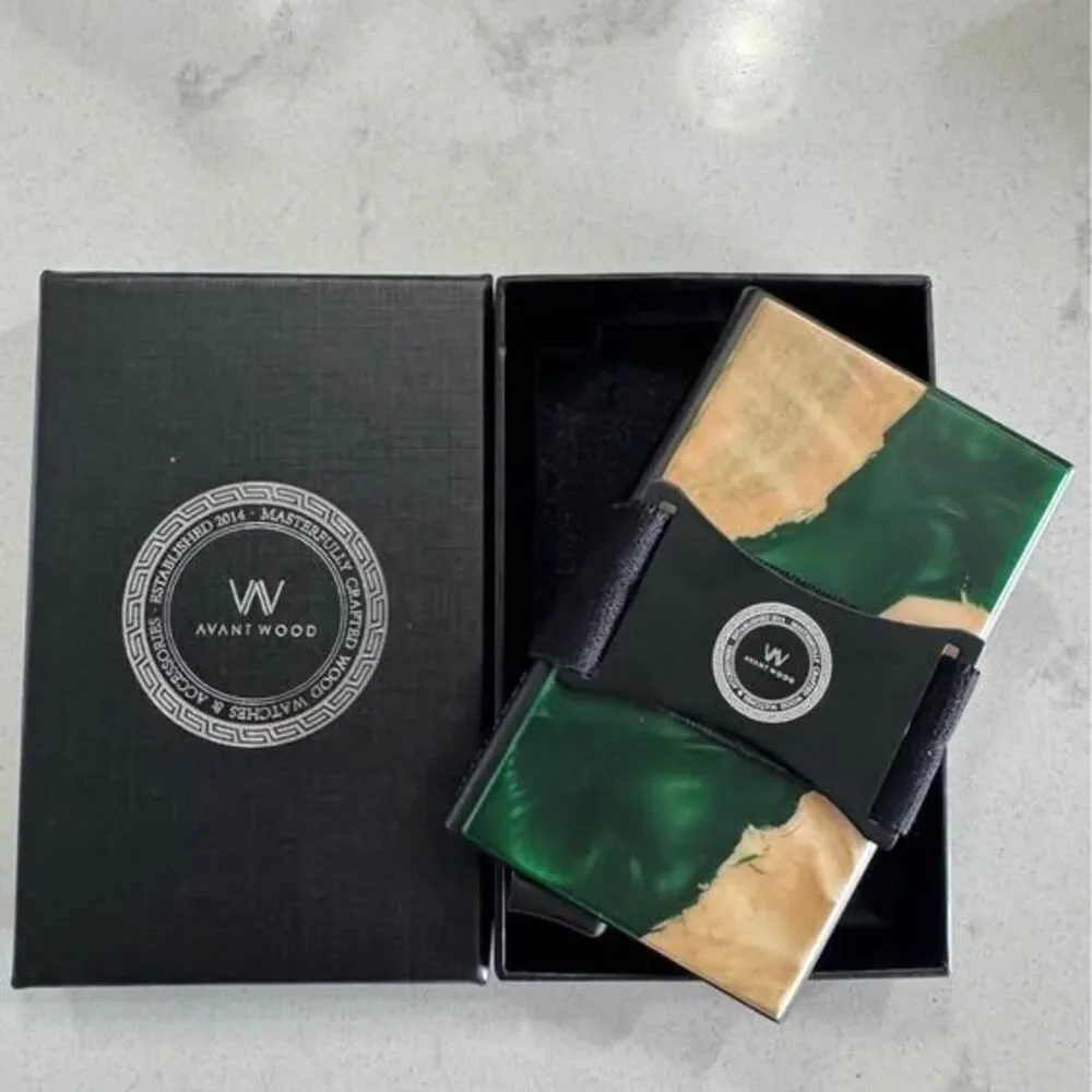 AVANTWOOD - Green - Wood & Resin Smart Wallet (Pop-Up Card Holder)